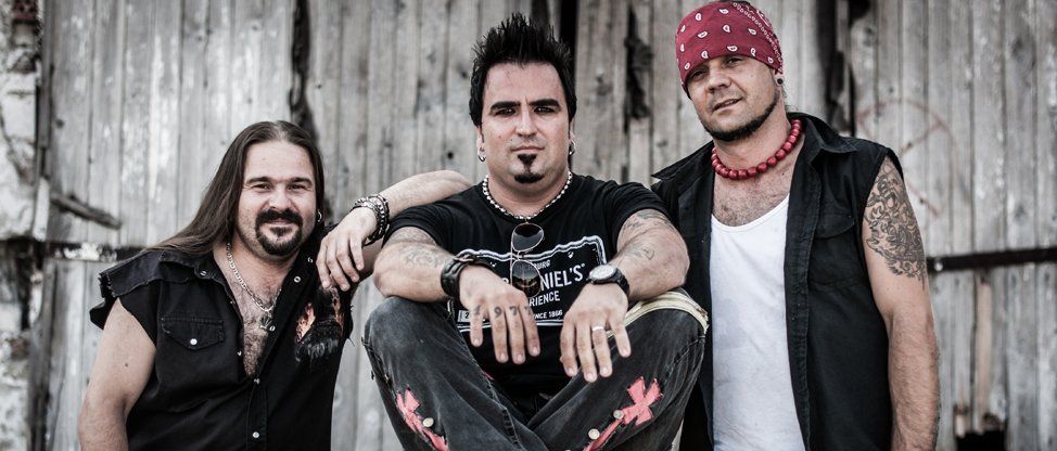 Nyerjen két belépőt a Rómeó Vérzik zenekar somorjai koncertjére Nyerjen két belépőt a Rómeó Vérzik zenekar somorjai koncertjére