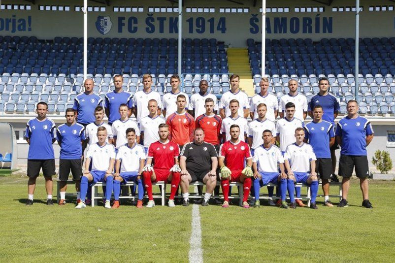 Focistáink 10 forduló után is veretlenül vezetik a 2. ligát!