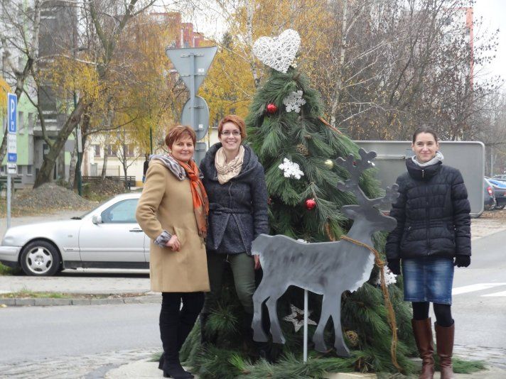 Az Ádvent kezdetét jelzi az ünnepélyesen díszített körforgalom