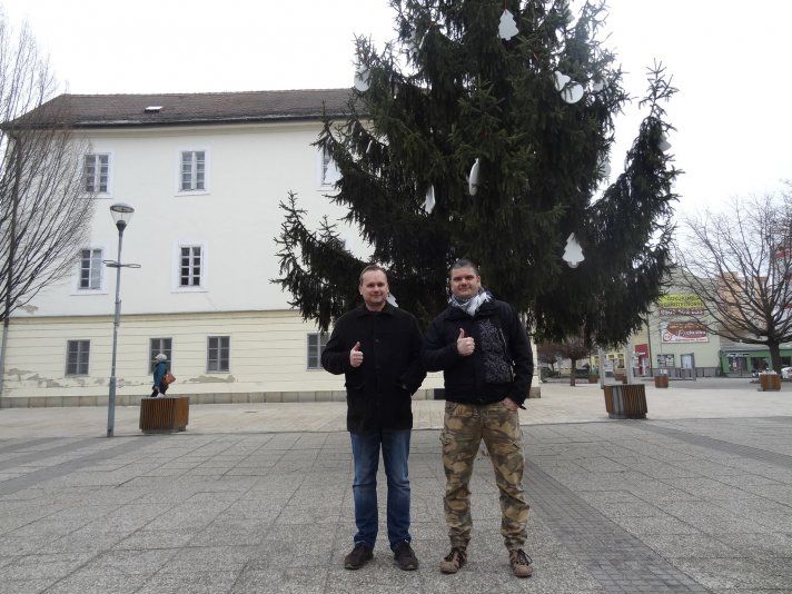Kellemes ünnepeket és boldog Új Évet kívánunk! Kellemes ünnepeket és boldog Új Évet kívánunk!