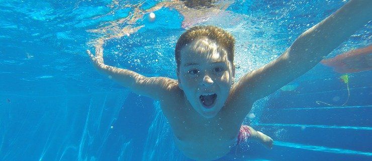 Jó bizonyítványért ajándék úszás