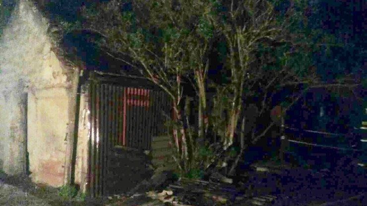 Požiar maštale Holice 04 Požiar maštale Holice 04