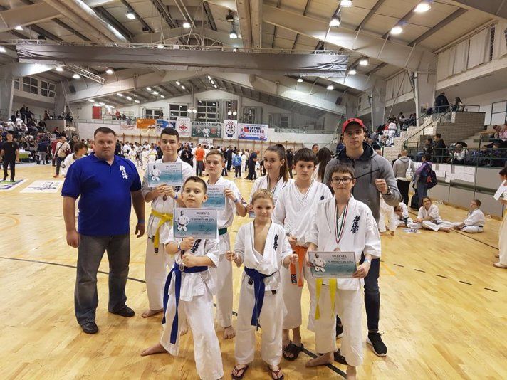 Šamorínski Kyokushin karatisti sa vrátili domov s bronzovými medailami Šamorínski Kyokushin karatisti sa vrátili domov s bronzovými medailami