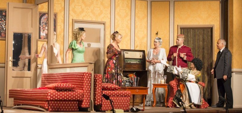 ken_ludwig_botrany_az_operaban_20150727_1423847481