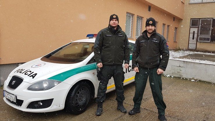 policajti_zachrana