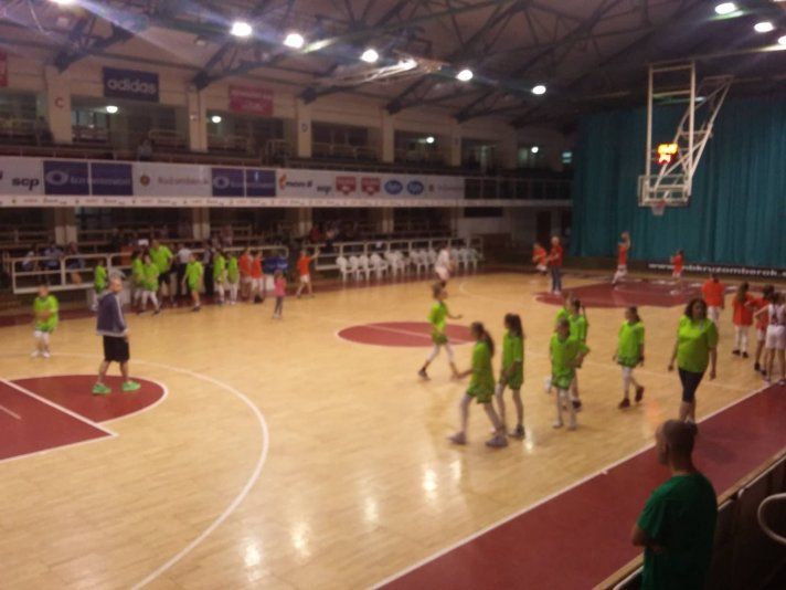 34984342_1522920377837677_8030457841192009728_n