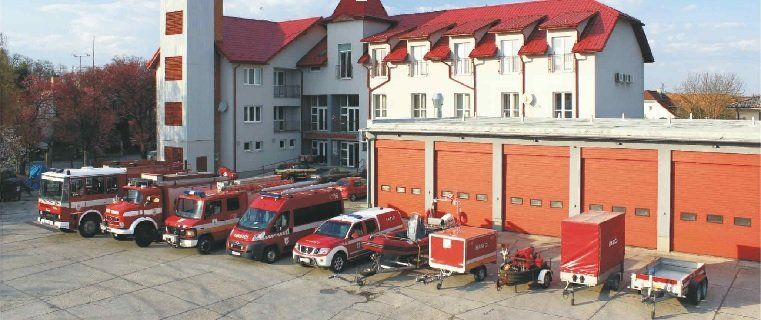 A somorjai tűzoltóság újabb támogatást nyert a tűzoltószertár felújítására