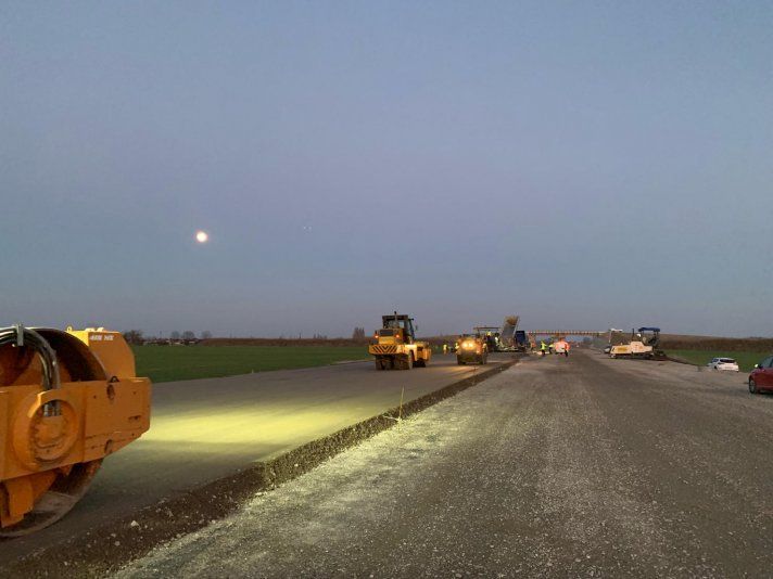 1.D4R7 Marec, 2019 Pokládka vrstiev vozovky na R7