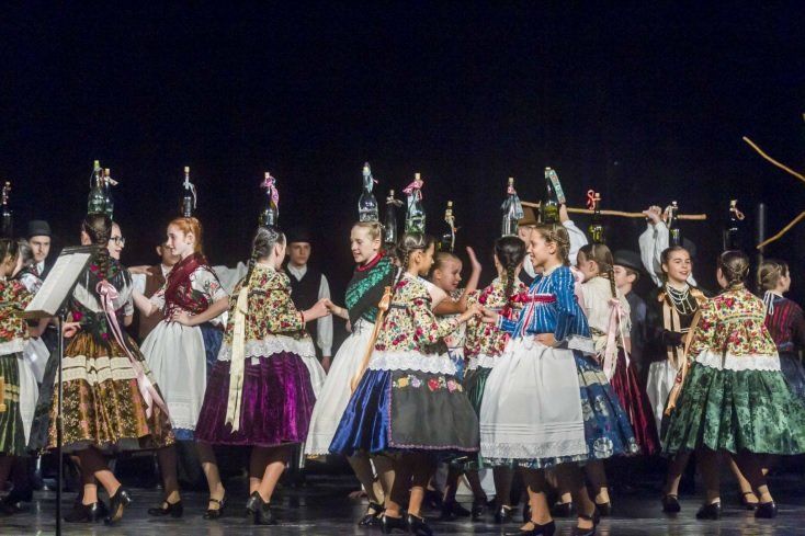 Eredményt hirdettek Füleken, a X.Országos Gyermek-néptáncfesztiválon