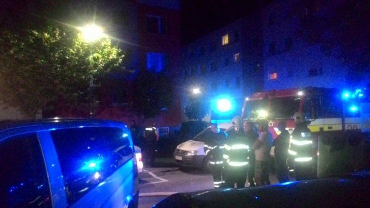 Pri požiari na Gazdovskom rade zasahovalo 15 hasičov