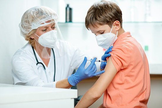 V Trnavskom kraji začali očkovať vekovú kategóriu od 12 do 15 rokov