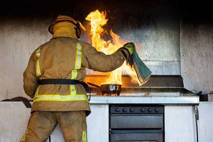 Požiar letnej kuchyne v Šamoríne (galéria)