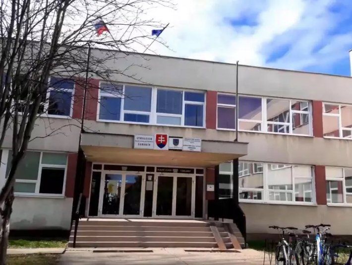 "Már nincs jó megoldás!": A városvezetés akarata ellenére létesülhet új szlovák alapiskola Somorján – II. rész