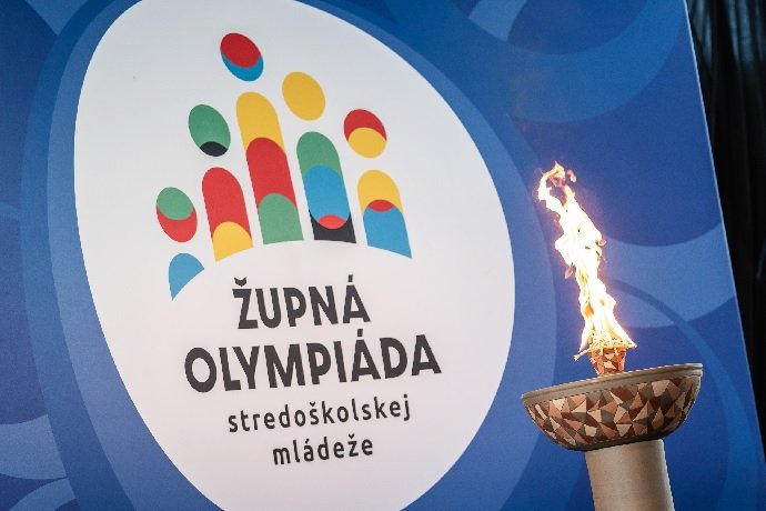 Volejbalisti Gymnázia M. R. Štefánika vyhrali Župnú olympiádu