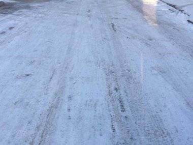 Tip čitateľa: Ľudia sa sťažujú na zľadovatené chodníky