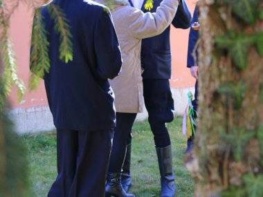 Hagyományos dőrejárás Tejfalun