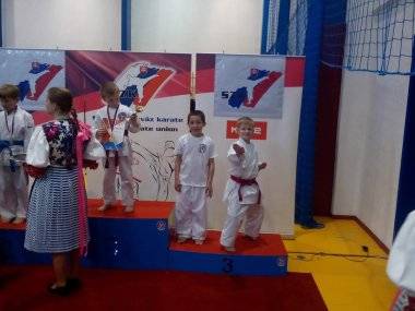 Négy éremmel tértek haza karatésaink a Szlovák Kupáról Négy éremmel tértek haza karatésaink a Szlovák Kupáról