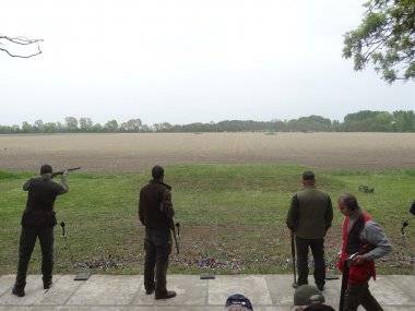 Agyaggalamb-lövészet Somorja város polgármesterének vándorserlegéért