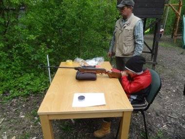 Agyaggalamb-lövészet Somorja város polgármesterének vándorserlegéért