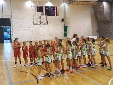 Staršie mini ŠBK víťazkami turnaja v Győri