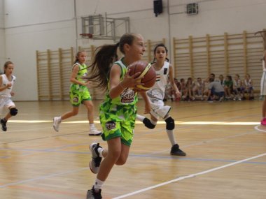 Staršie mini ŠBK víťazkami turnaja v Győri