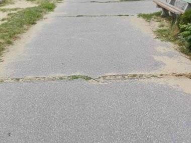 Tip čitateľa: Rozbitý chodník spôsobil úraz Tip čitateľa: Rozbitý chodník spôsobil úraz