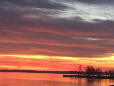 Foto čitateľa: Západ slnka nad Dunajom Foto čitateľa: Západ slnka nad Dunajom