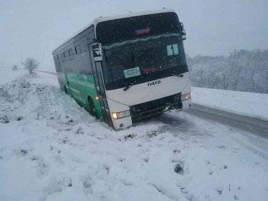 Sneh potrápil vodičov v Trnavskom kraji Sneh potrápil vodičov v Trnavskom kraji