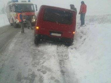 Sneh potrápil vodičov v Trnavskom kraji Sneh potrápil vodičov v Trnavskom kraji