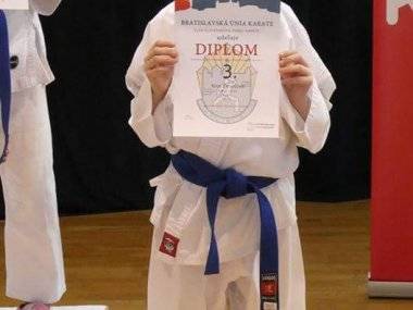 Mladí bojovníci karate klubu Budokan Samaria z Viničného doviezli 15 medailí! Mladí bojovníci karate klubu Budokan Samaria z Viničného doviezli 15 medailí!