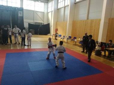 Mladí bojovníci karate klubu Budokan Samaria z Viničného doviezli 15 medailí! Mladí bojovníci karate klubu Budokan Samaria z Viničného doviezli 15 medailí!