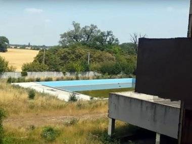 Najprv veľké plány, potom krach. V Šamoríne „straší“ nedostavaný komplex Najprv veľké plány, potom krach. V Šamoríne „straší“ nedostavaný komplex