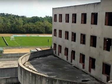 Najprv veľké plány, potom krach. V Šamoríne „straší“ nedostavaný komplex Najprv veľké plány, potom krach. V Šamoríne „straší“ nedostavaný komplex