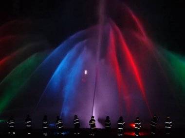 Fotoreportáž z nácviku hasičskej fontány Fotoreportáž z nácviku hasičskej fontány