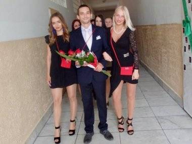 Zbohom škola, lúčime sa ...