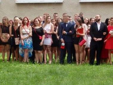 Zbohom škola, lúčime sa ...