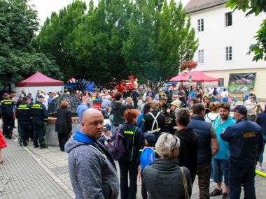 Képriport az „Így oltották a tüzet elődeink” elnevezésű IV. nemzetközi történelmi tűzoltó-technikai kiállításról