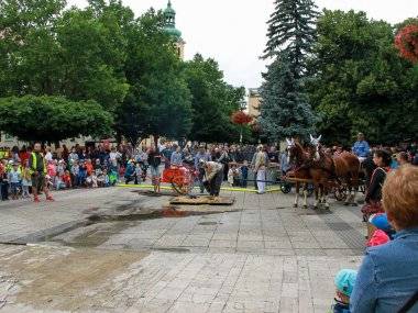 Képriport az „Így oltották a tüzet elődeink” elnevezésű IV. nemzetközi történelmi tűzoltó-technikai kiállításról