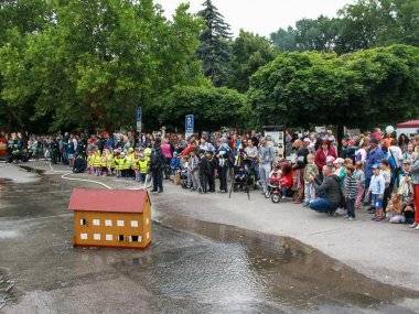 Képriport az „Így oltották a tüzet elődeink” elnevezésű IV. nemzetközi történelmi tűzoltó-technikai kiállításról