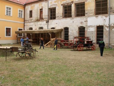 Képriport az „Így oltották a tüzet elődeink” elnevezésű IV. nemzetközi történelmi tűzoltó-technikai kiállításról