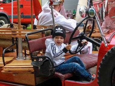 Képriport az „Így oltották a tüzet elődeink” elnevezésű IV. nemzetközi történelmi tűzoltó-technikai kiállításról