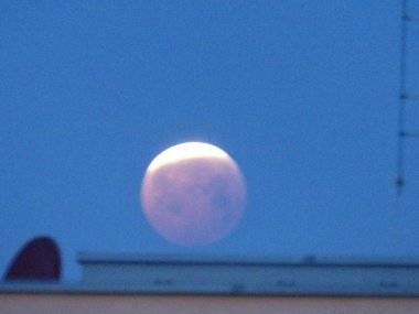 Foto čitateľa: Zatmenie mesiaca nad Šamorínom