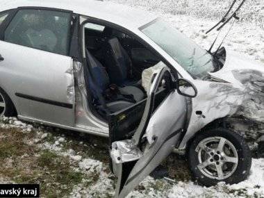 Prvý sneh sa skončil tragickou dopravnou nehodou