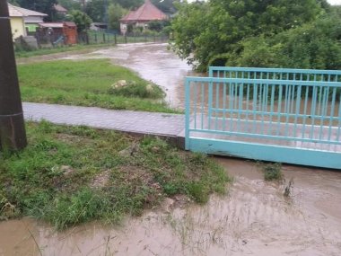 Včerajší dážď zamestnal hasičov (galéria)