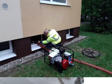 Včerajší dážď zamestnal hasičov (galéria)