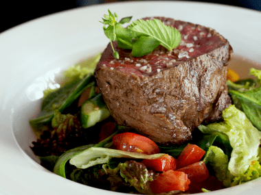 Vychutnajte si atmosféru reštaurácie Farrier’s Steak House