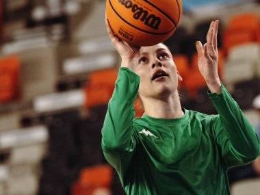 ŠBK Šamorín nestačil na Slovan, Tilda Slamová však predviedla dva parádne koše so sirénou ŠBK Šamorín nestačil na Slovan, Tilda Slamová však predviedla dva parádne koše so sirénou