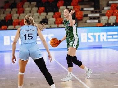 ŠBK Šamorín nestačil na Slovan, Tilda Slamová však predviedla dva parádne koše so sirénou ŠBK Šamorín nestačil na Slovan, Tilda Slamová však predviedla dva parádne koše so sirénou