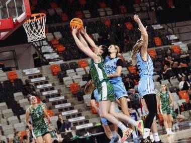 ŠBK Šamorín nestačil na Slovan, Tilda Slamová však predviedla dva parádne koše so sirénou ŠBK Šamorín nestačil na Slovan, Tilda Slamová však predviedla dva parádne koše so sirénou