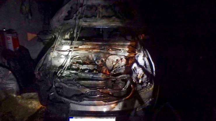 Požiar auta D. Lužná 02